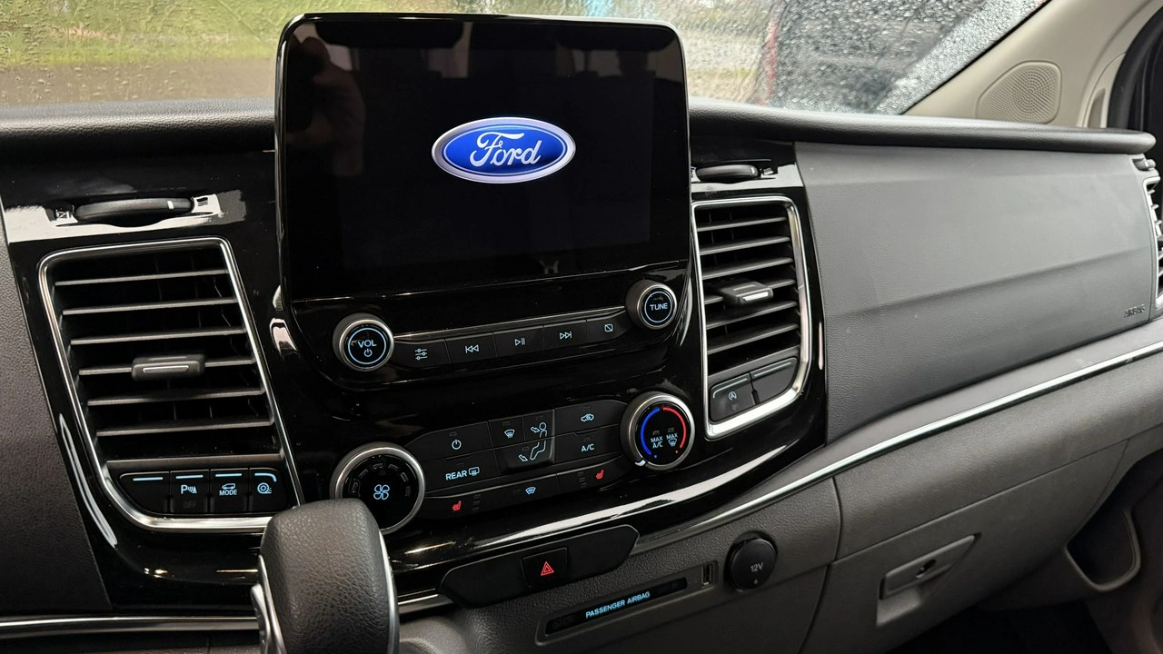 Ford Tourneo Custom - Zdjęcie 14