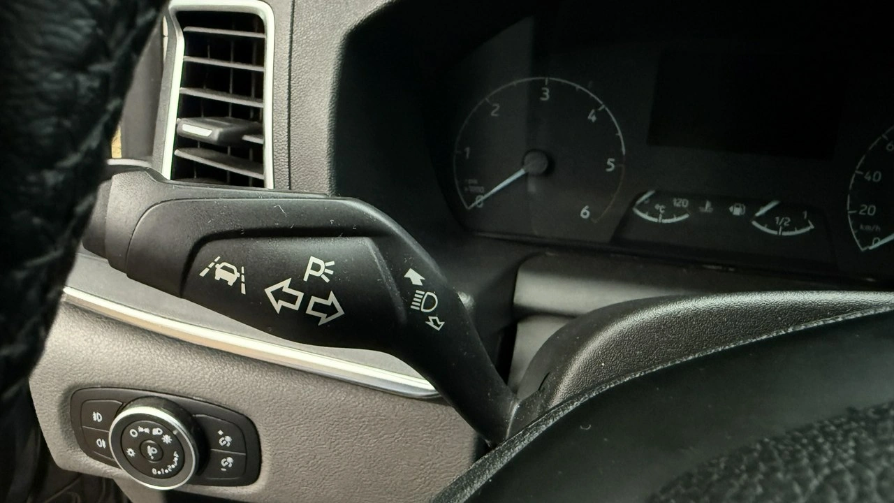 Ford Tourneo Custom - Zdjęcie 17