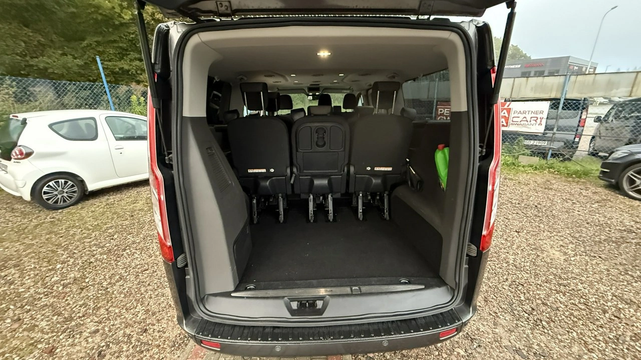 Ford Tourneo Custom - Zdjęcie 23