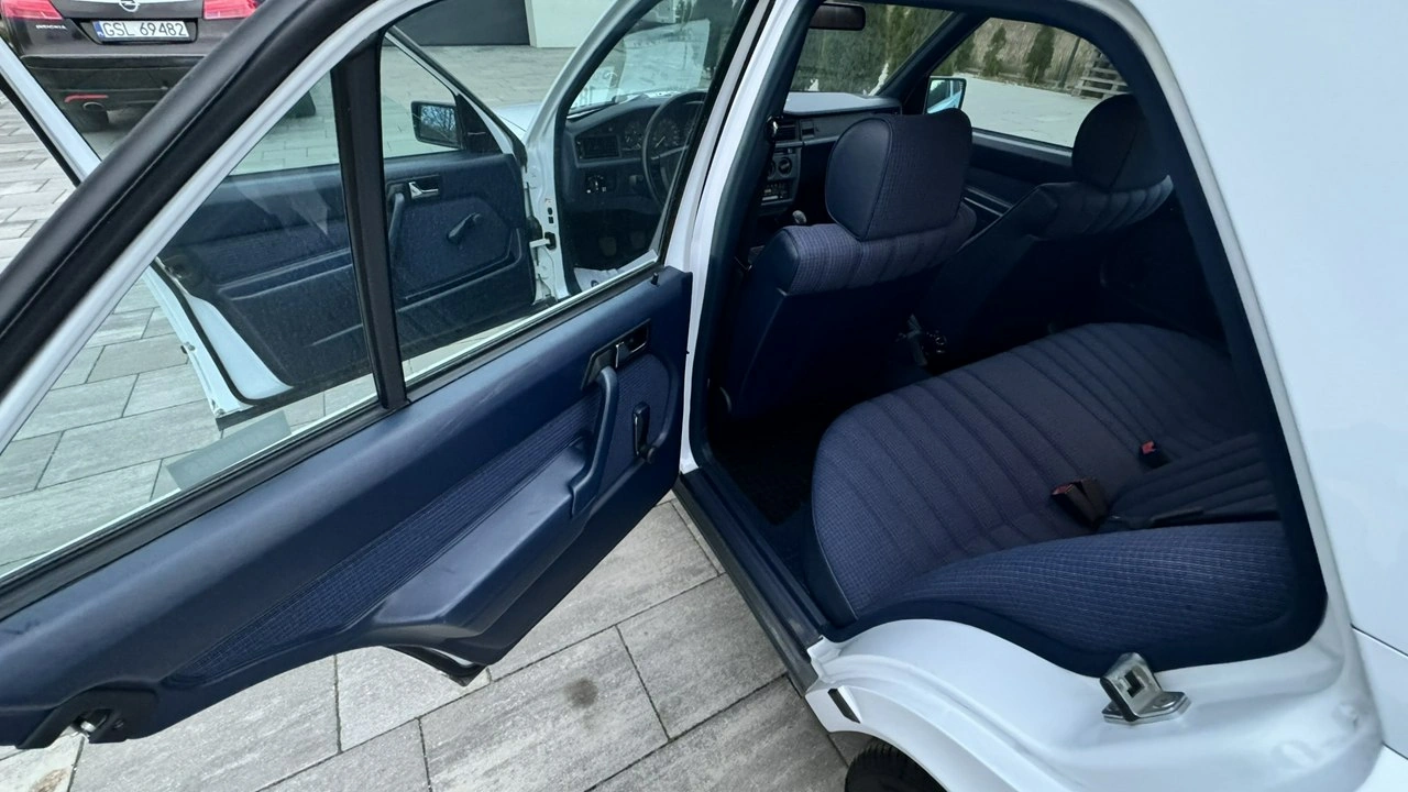 Mercedes W201 - Zdjęcie 25