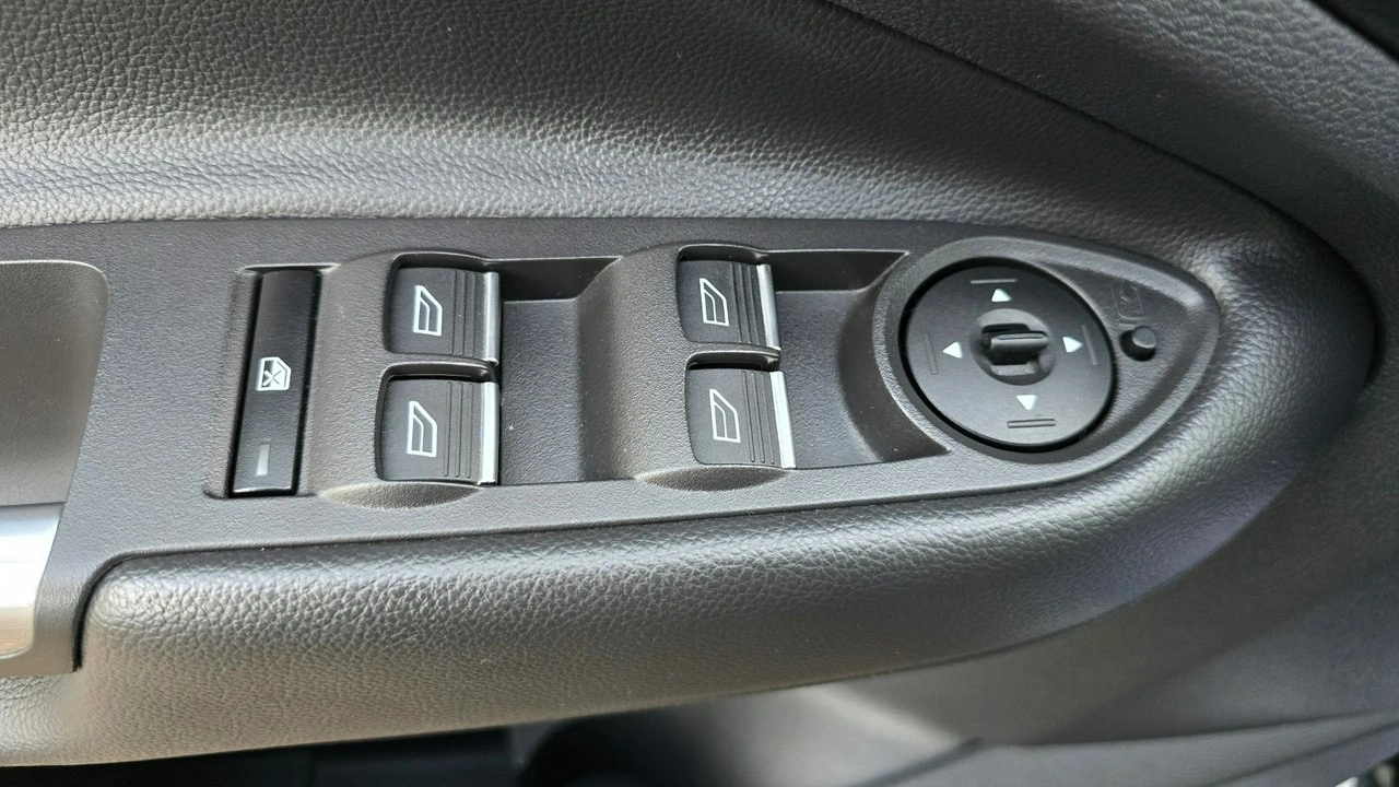 Ford Kuga - Zdjęcie 16