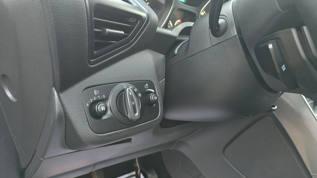 Ford Kuga - Zdjęcie 17