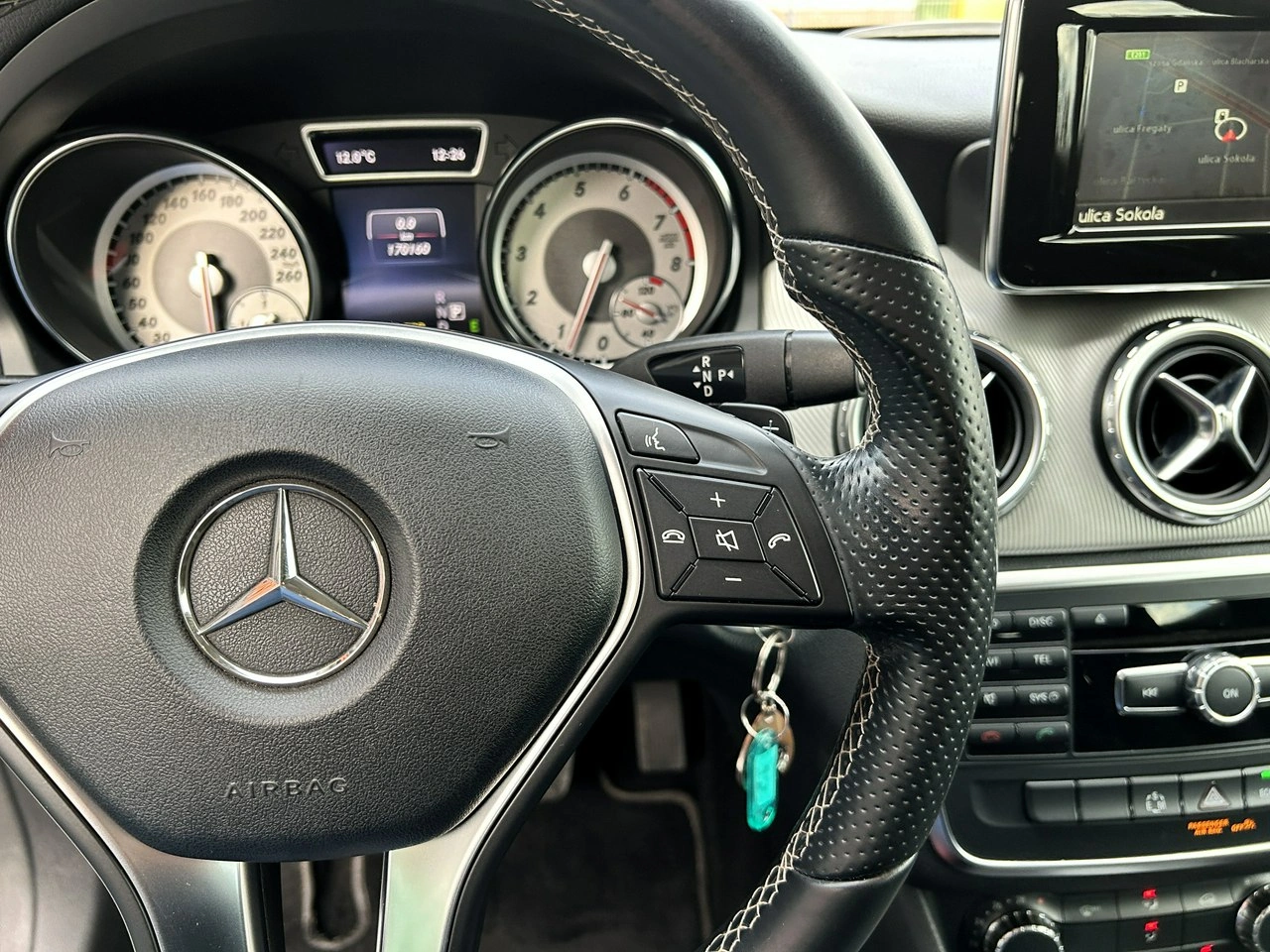 Mercedes GLA 200 - Zdjęcie 15