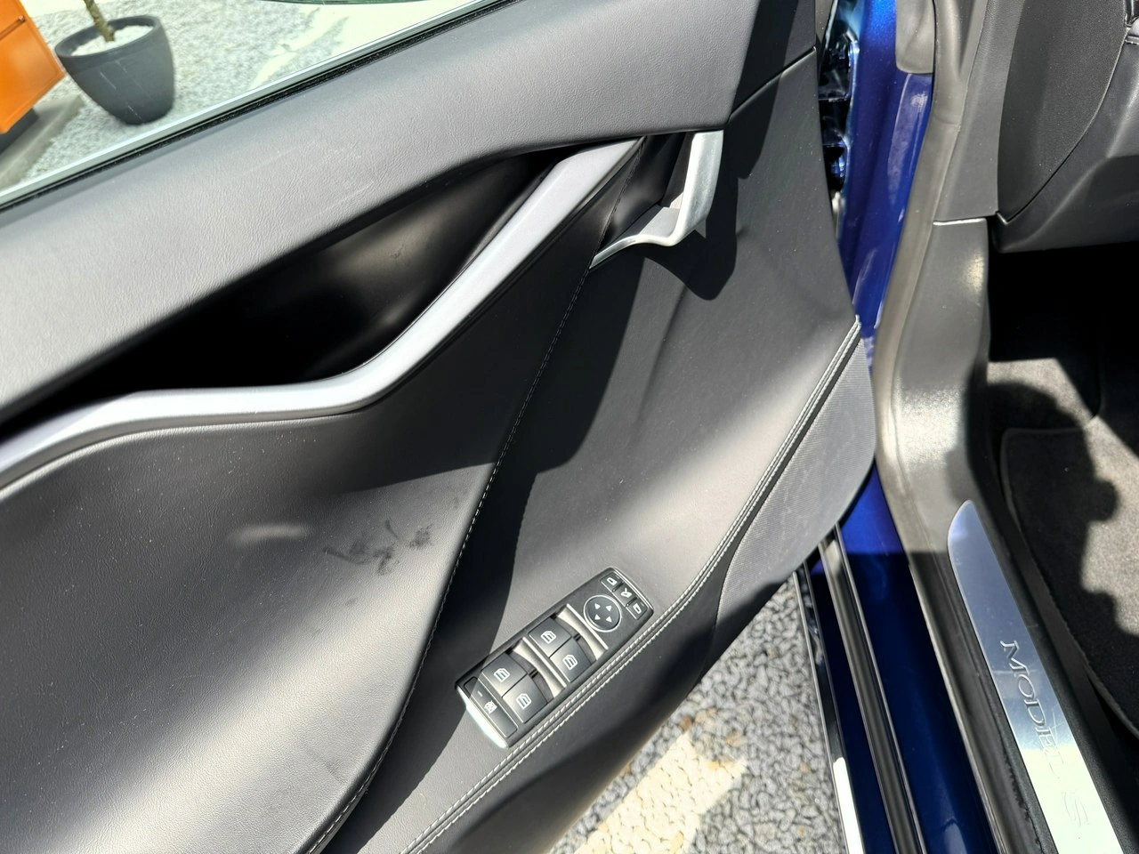 Tesla Model S - Zdjęcie 12