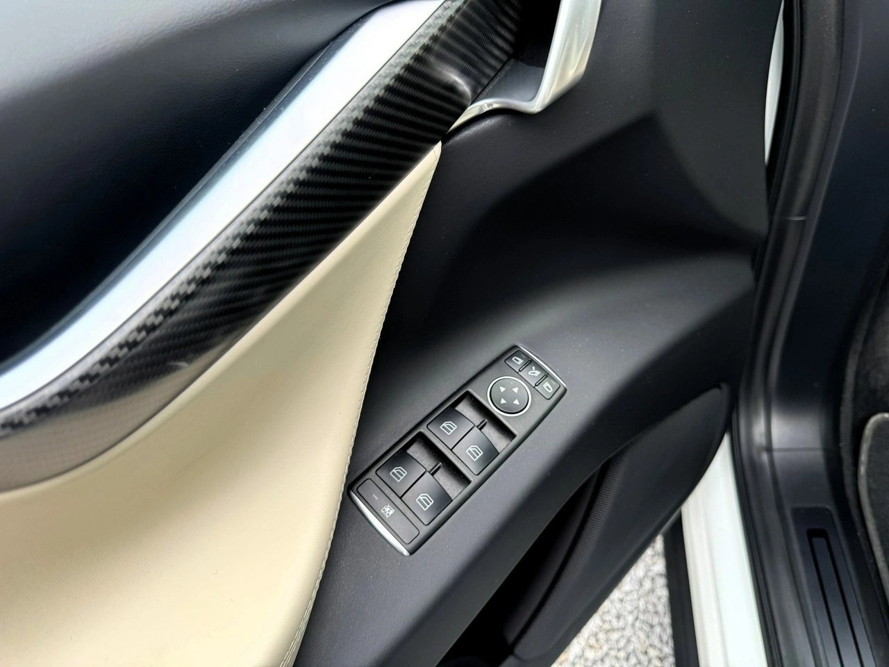 Tesla Model X - Zdjęcie 15