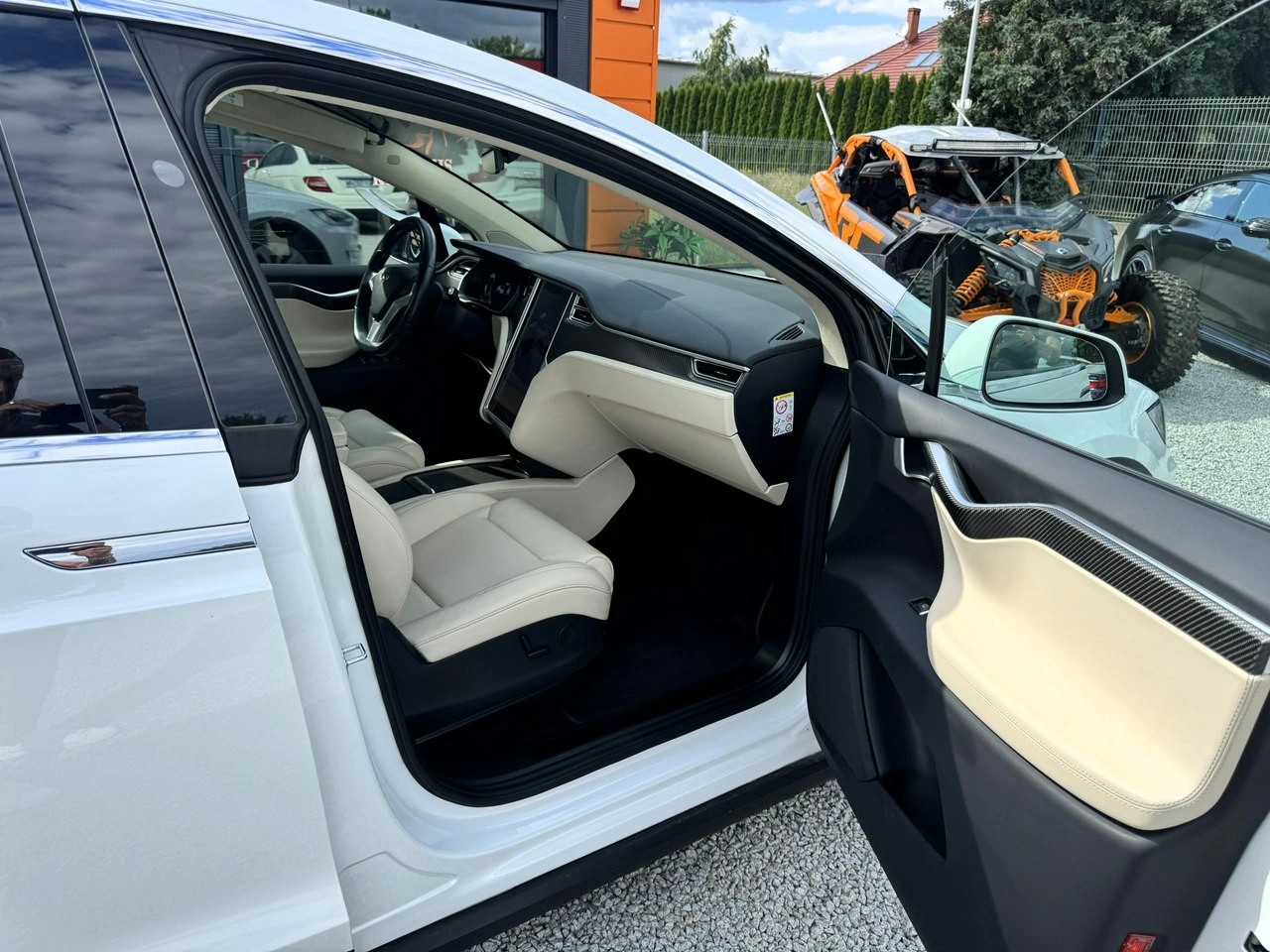 Tesla Model X - Zdjęcie 25