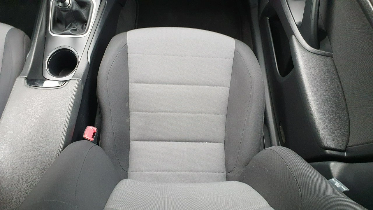 Toyota Avensis - Zdjęcie 16