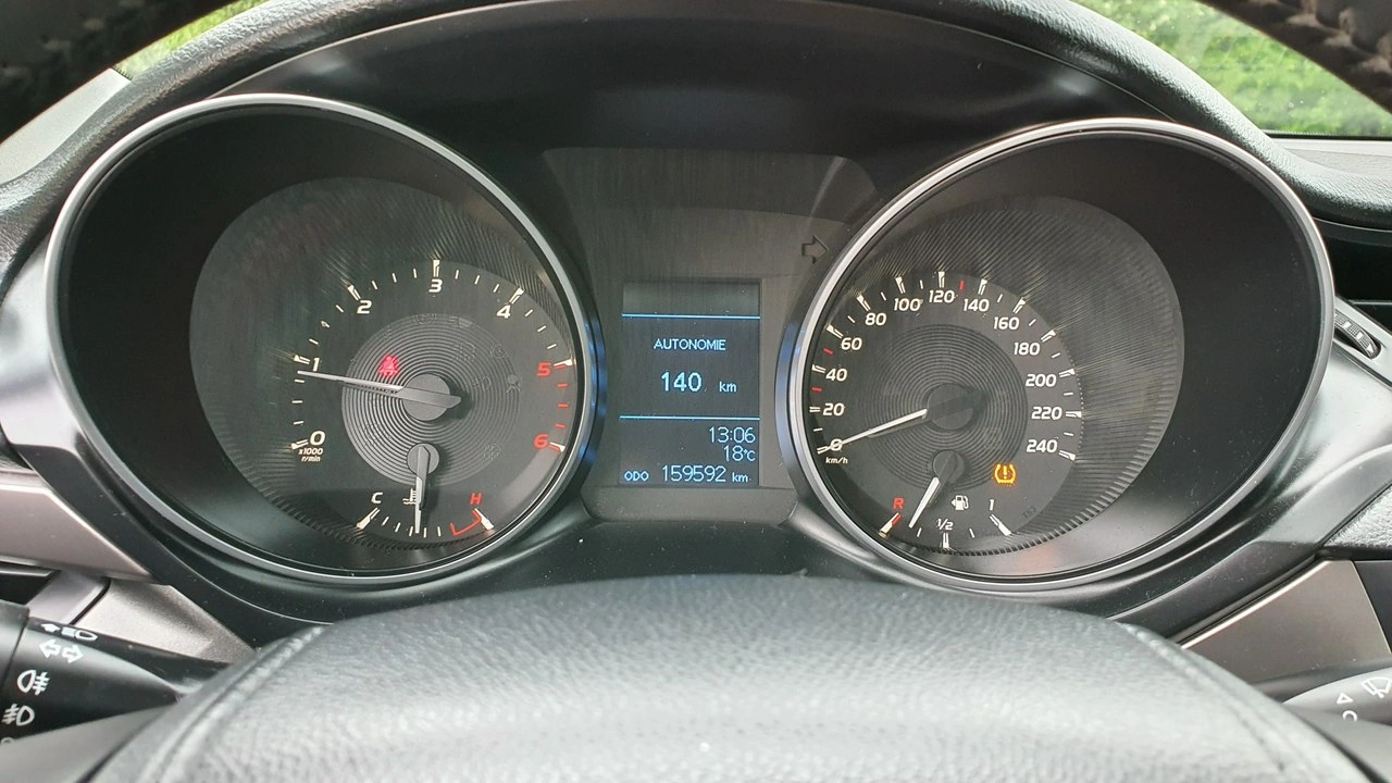 Toyota Avensis - Zdjęcie 18