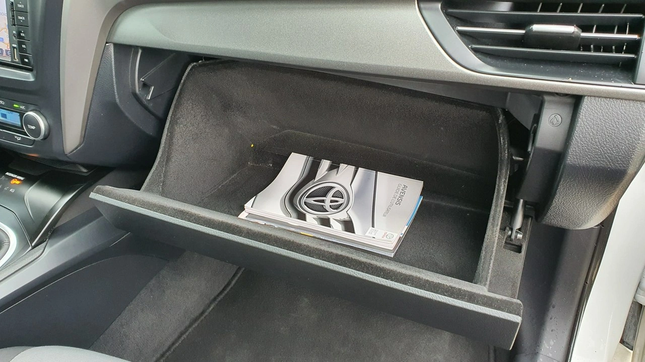 Toyota Avensis - Zdjęcie 26