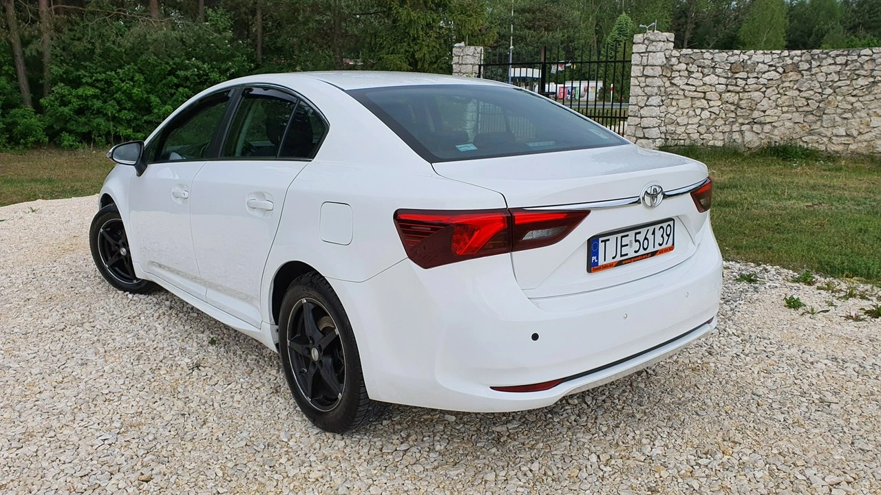 Toyota Avensis - Zdjęcie 3