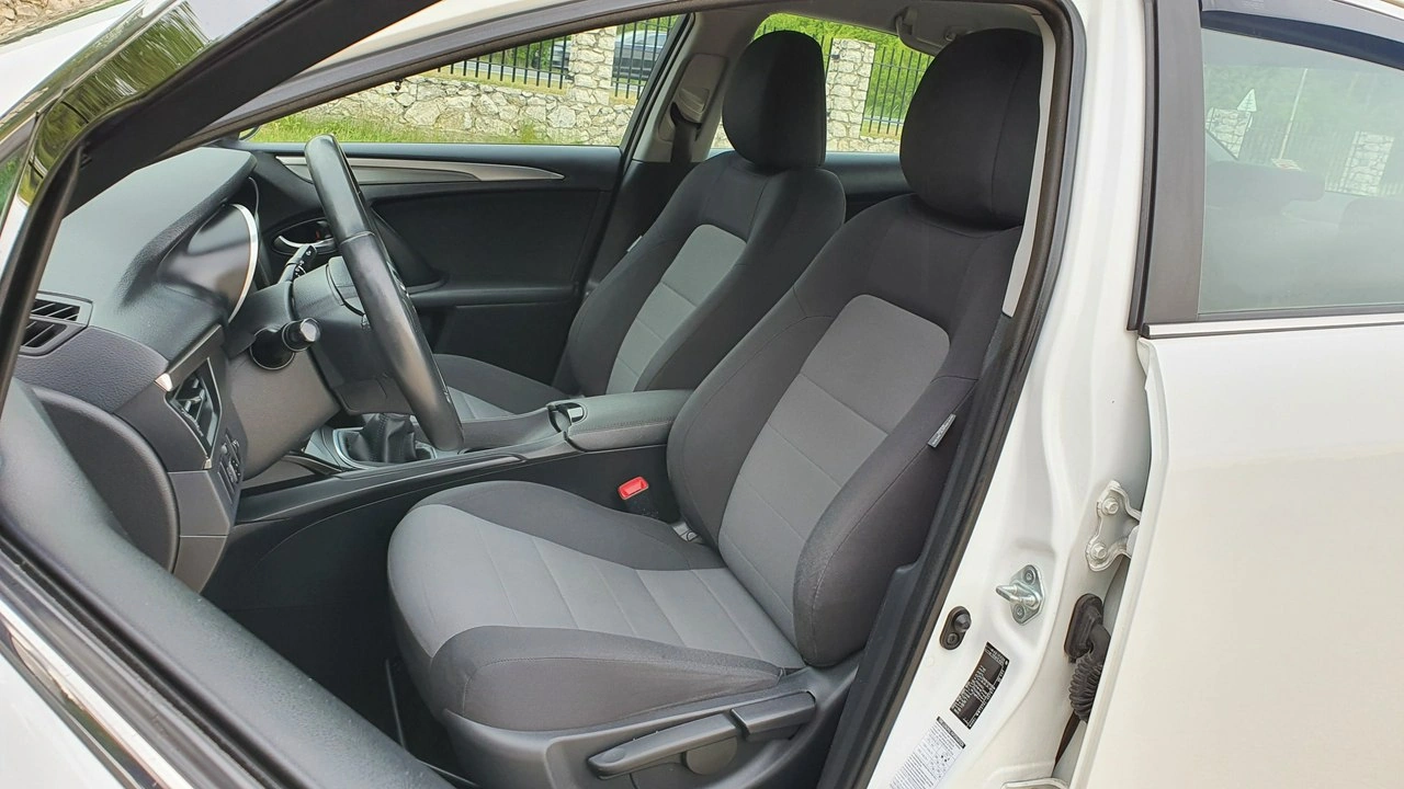 Toyota Avensis - Zdjęcie 5