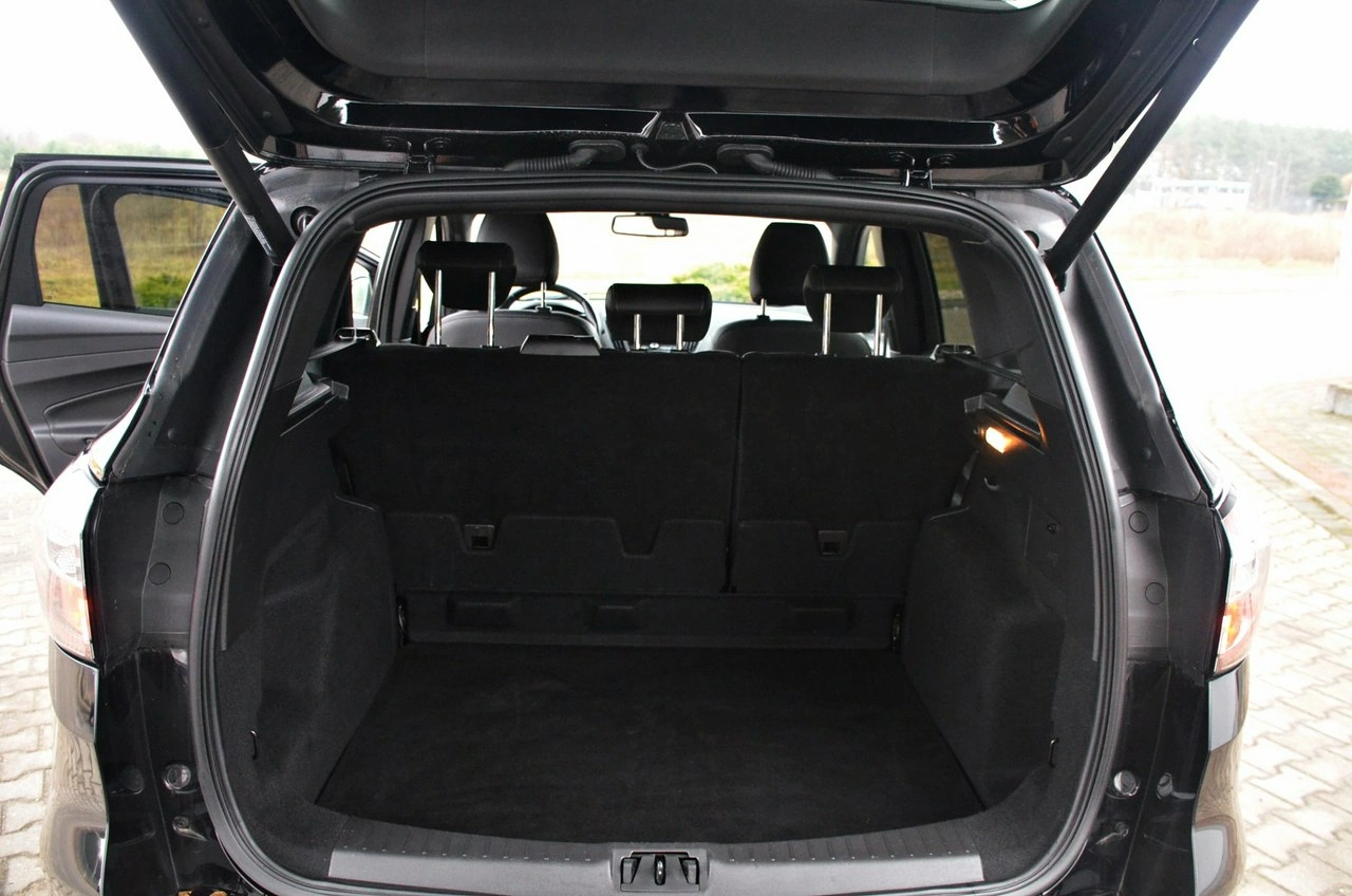 Ford Kuga - Zdjęcie 17