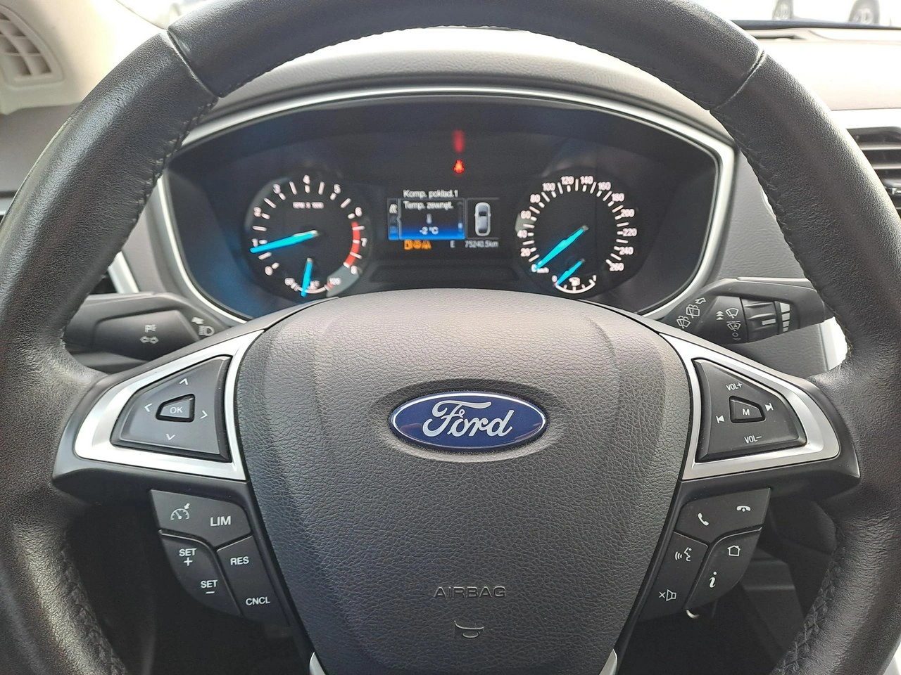 Ford Mondeo - Zdjęcie 19