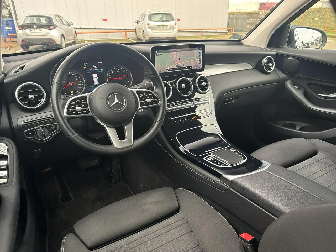 Mercedes GLC 200 - Zdjęcie 12