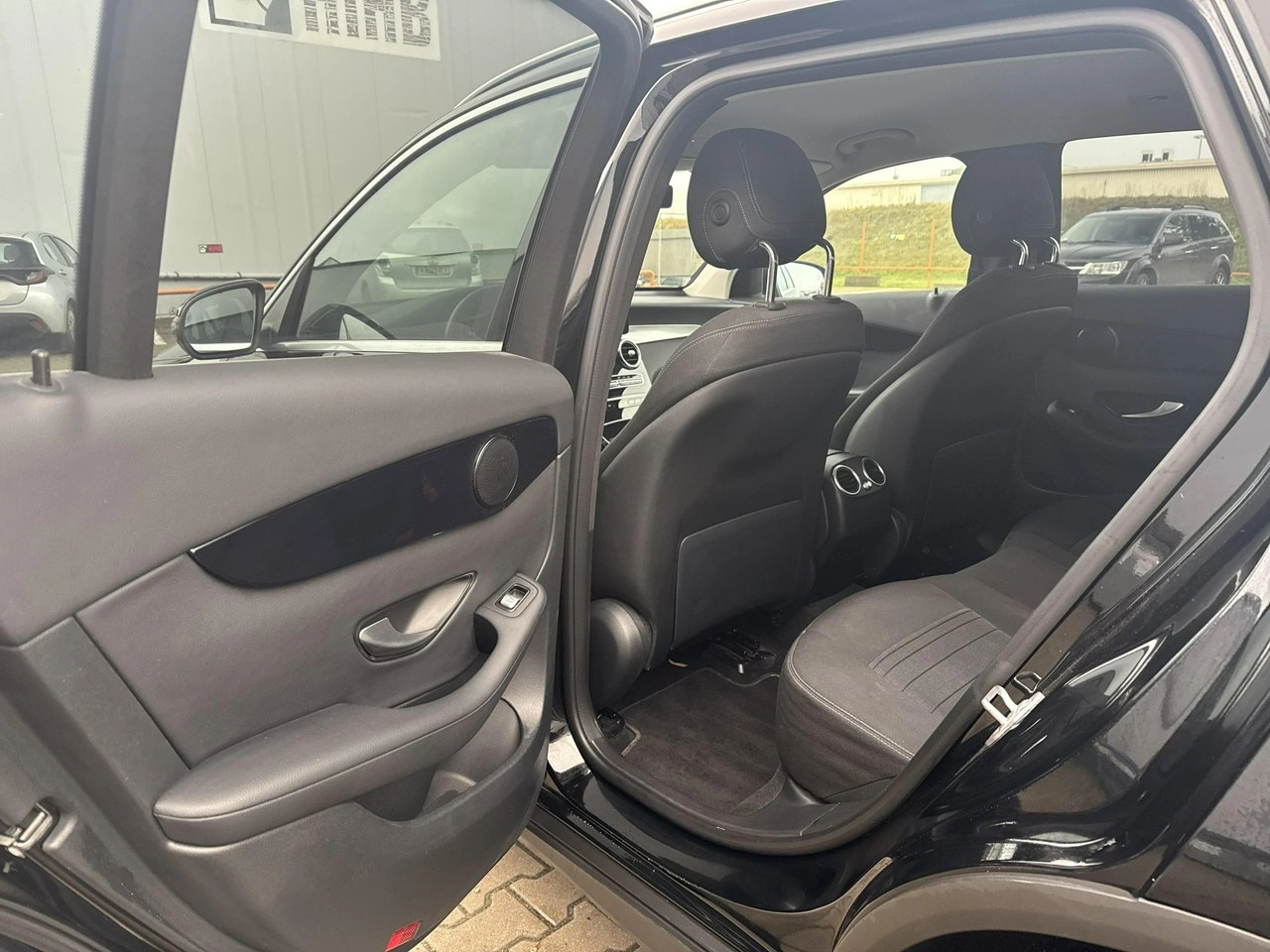 Mercedes GLC 200 - Zdjęcie 13