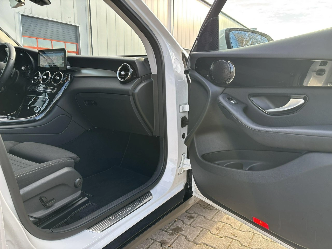 Mercedes GLC 200 - Zdjęcie 17