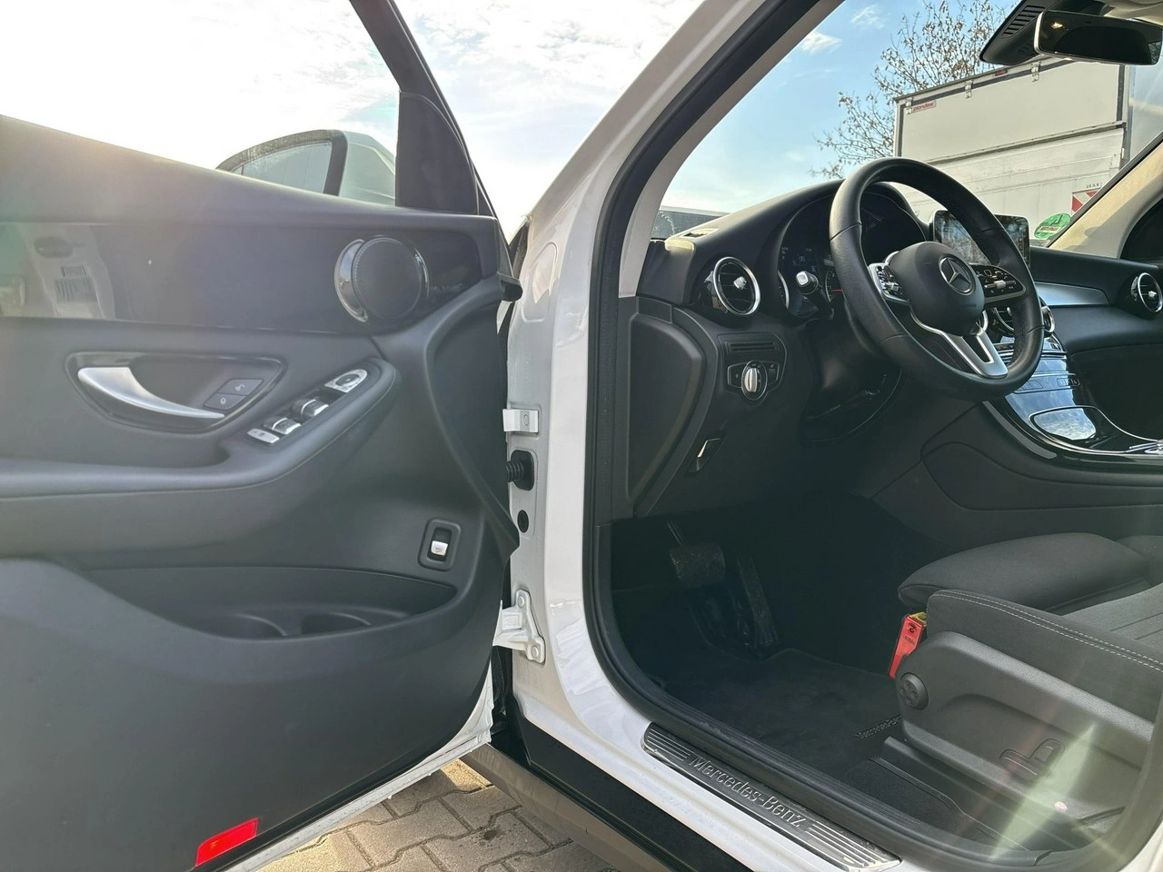Mercedes GLC 200 - Zdjęcie 8