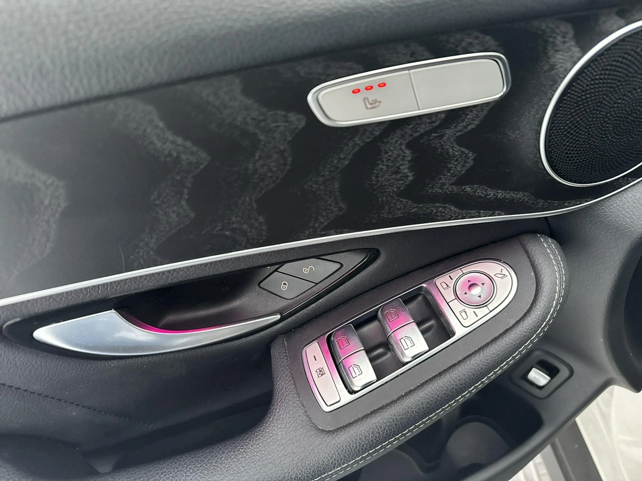 Mercedes GLC 220 - Zdjęcie 11