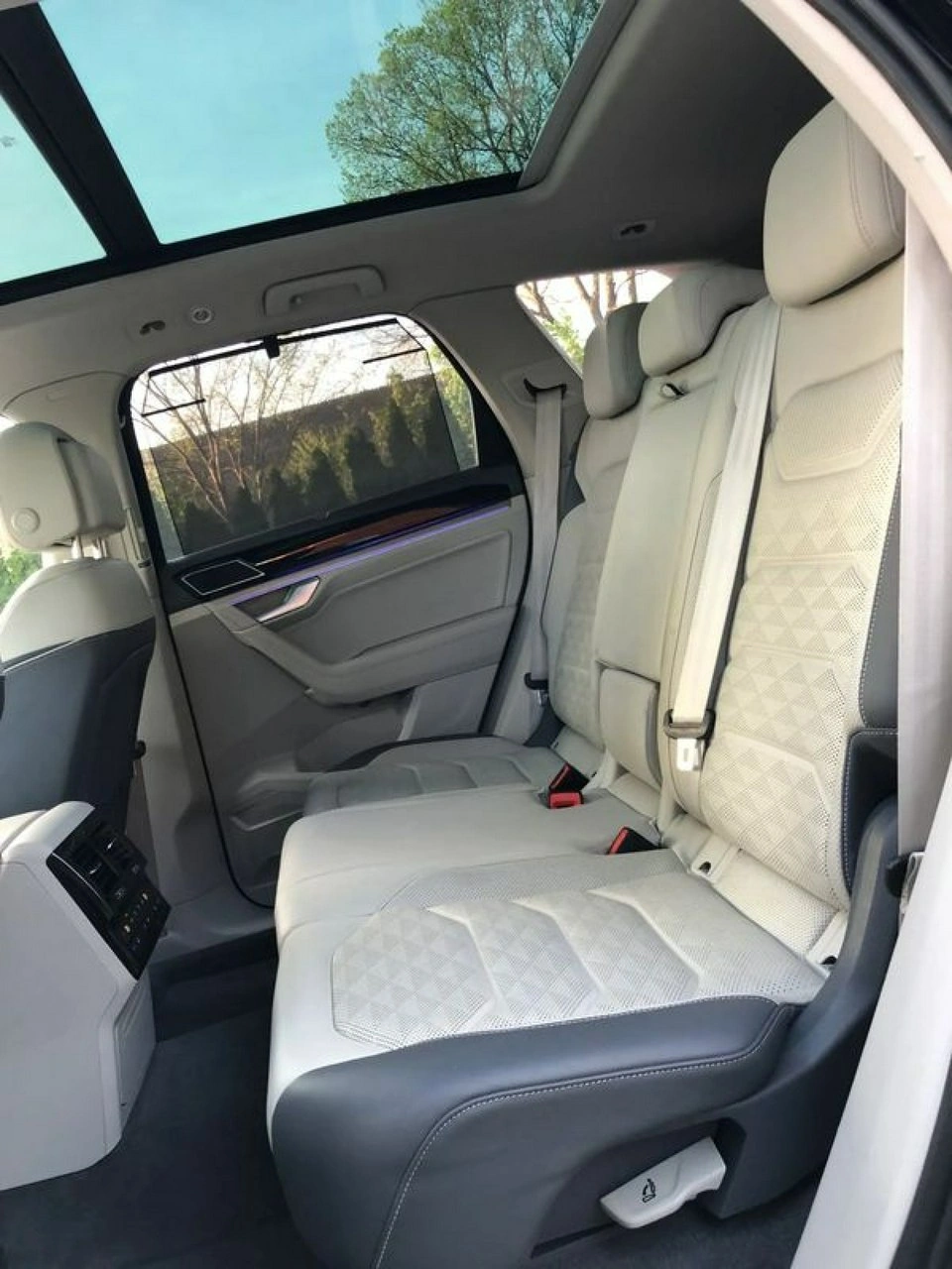 Volkswagen Touareg - Zdjęcie 10