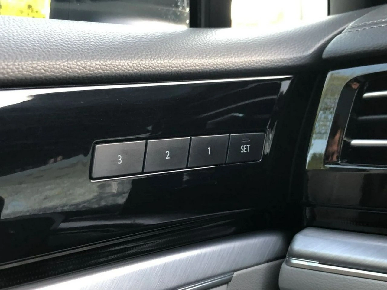 Volkswagen Touareg - Zdjęcie 27