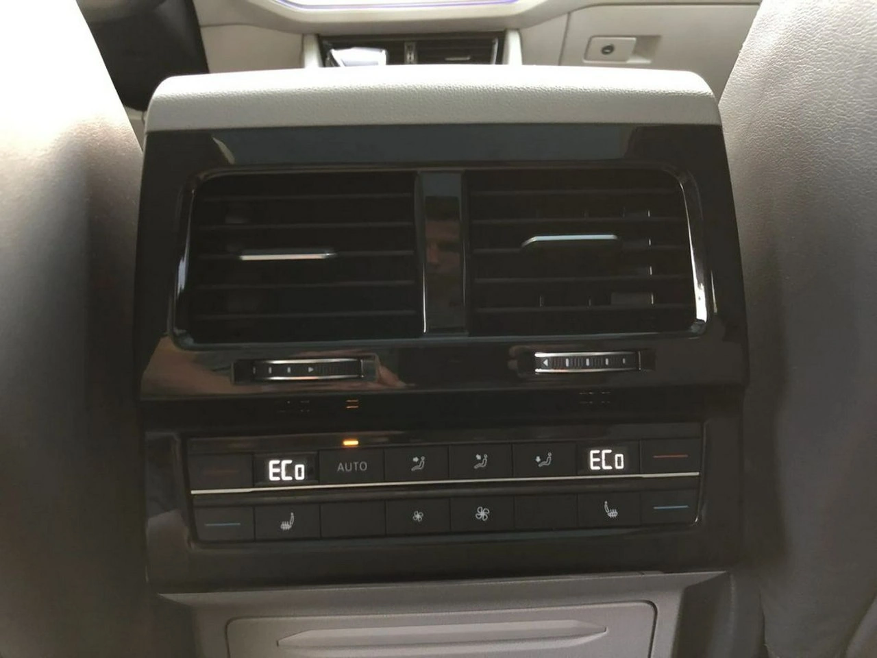 Volkswagen Touareg - Zdjęcie 36