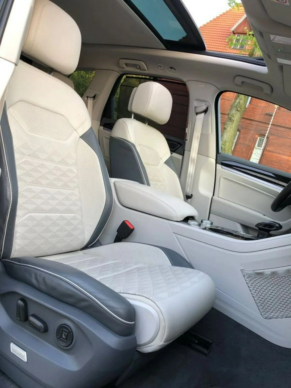 Volkswagen Touareg - Zdjęcie 8