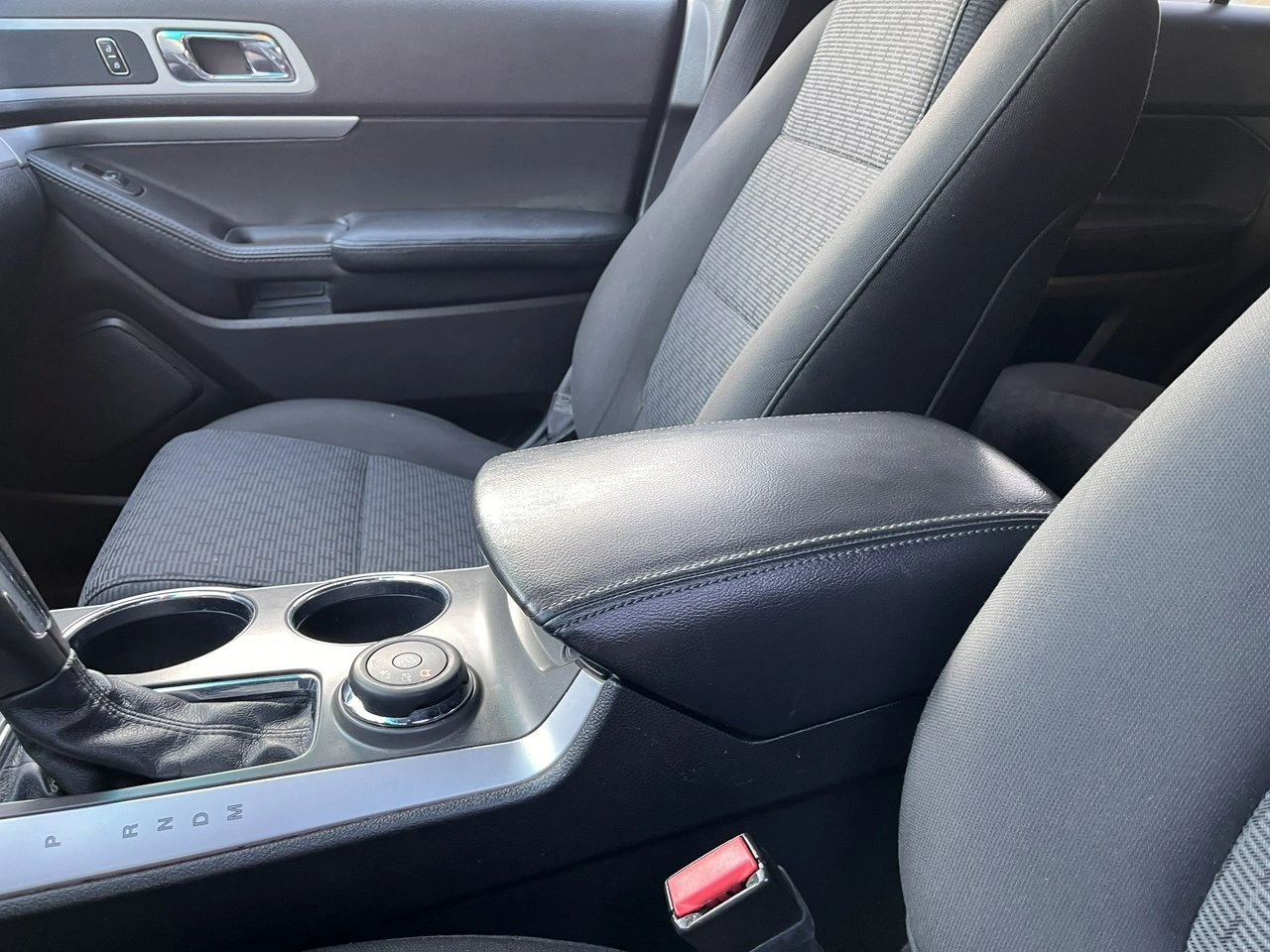 Ford Explorer - Zdjęcie 27