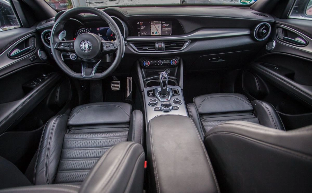 Alfa Romeo Stelvio - Zdjęcie 14
