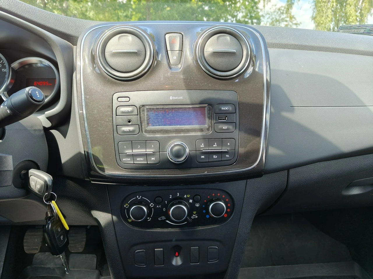 Dacia Logan - Zdjęcie 9
