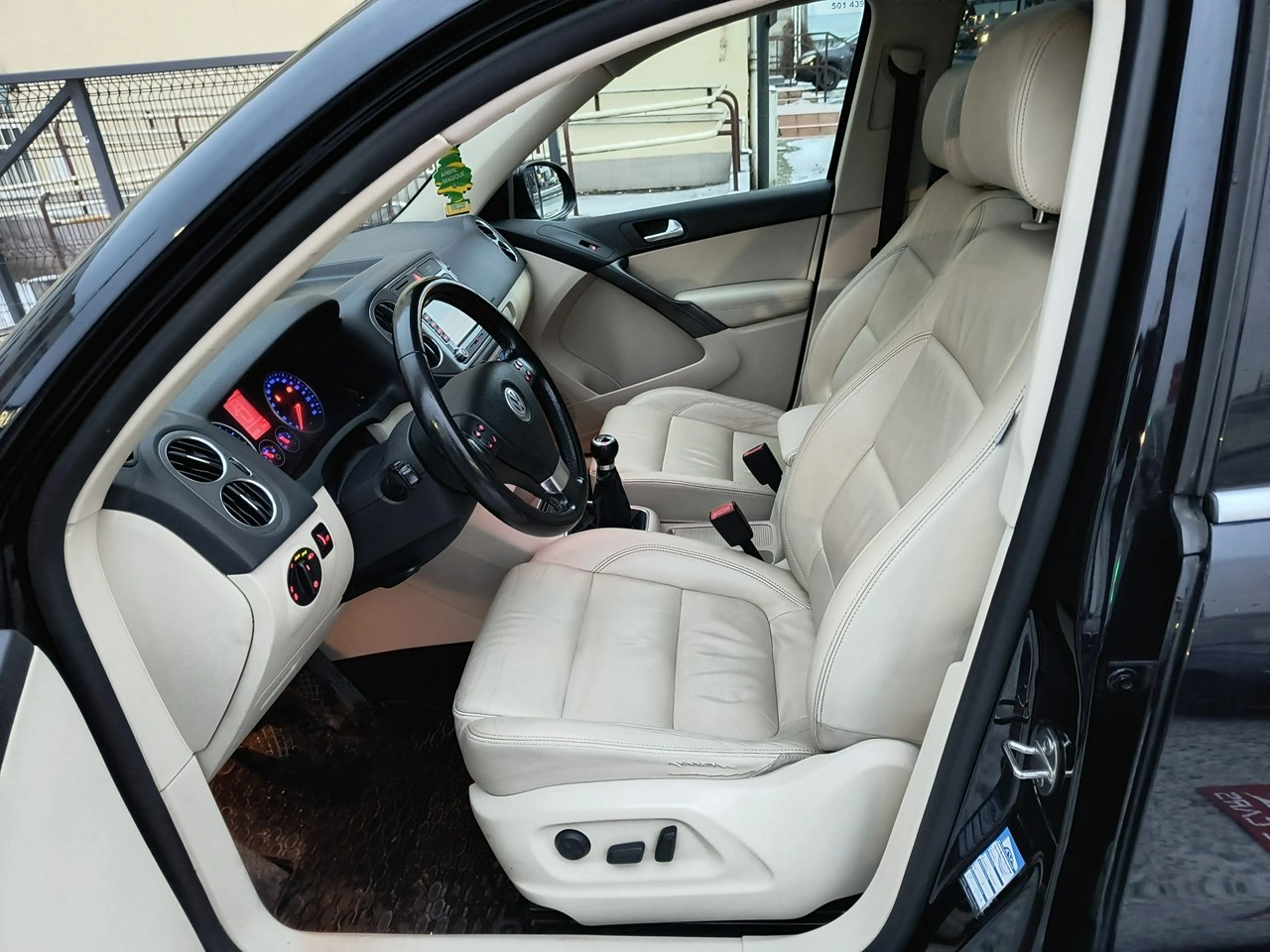 Volkswagen Tiguan - Zdjęcie 8