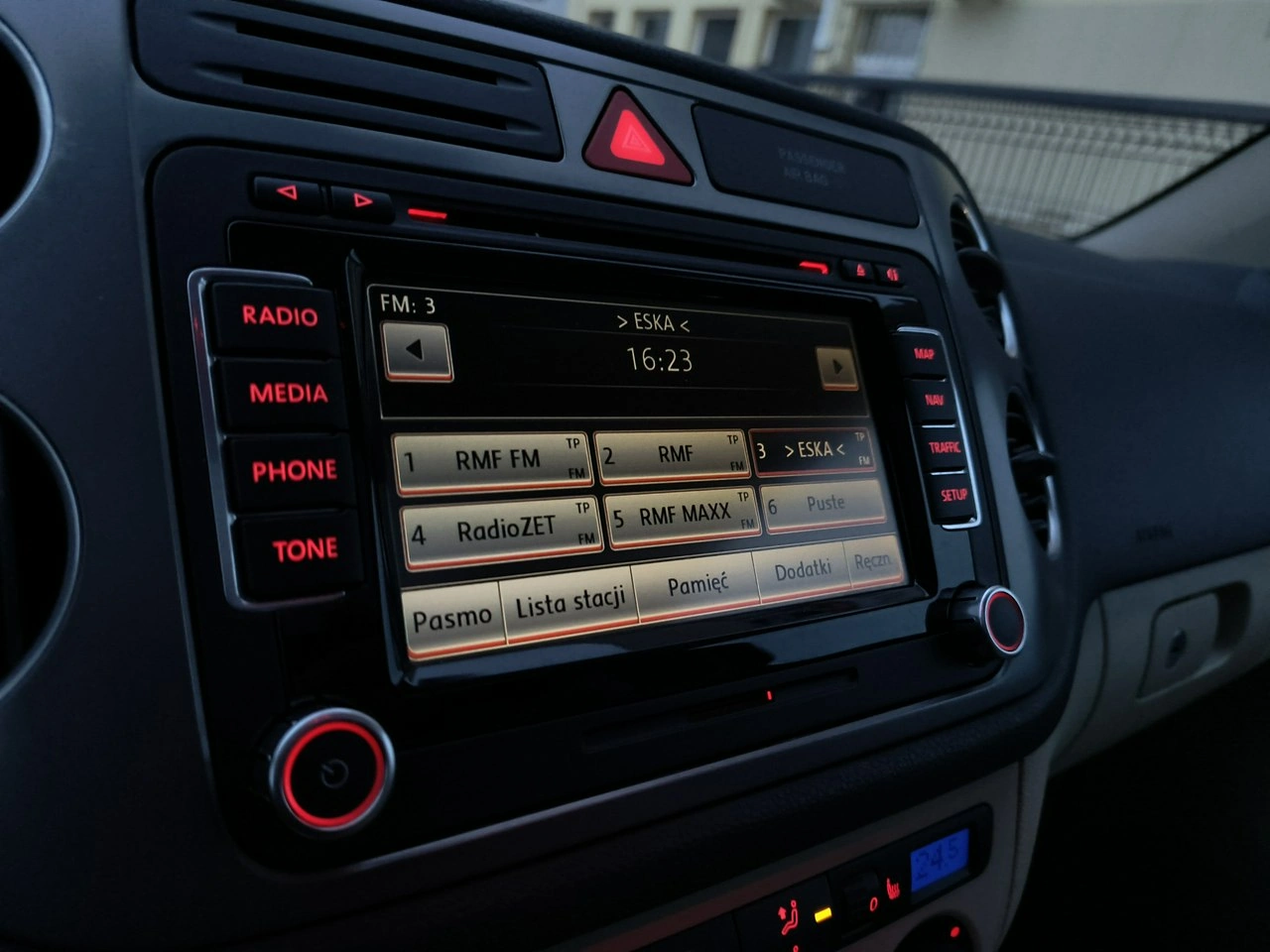 Volkswagen Tiguan - Zdjęcie 16