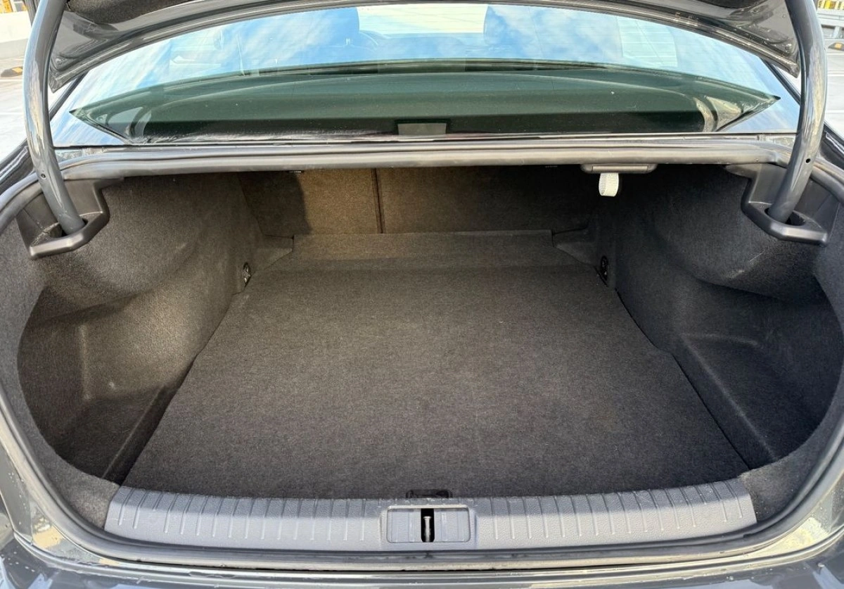 Volkswagen Passat - Zdjęcie 25