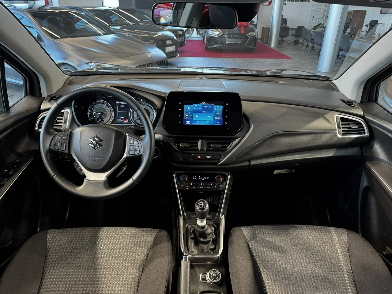 Suzuki SX4 S-Cross - Zdjęcie 17