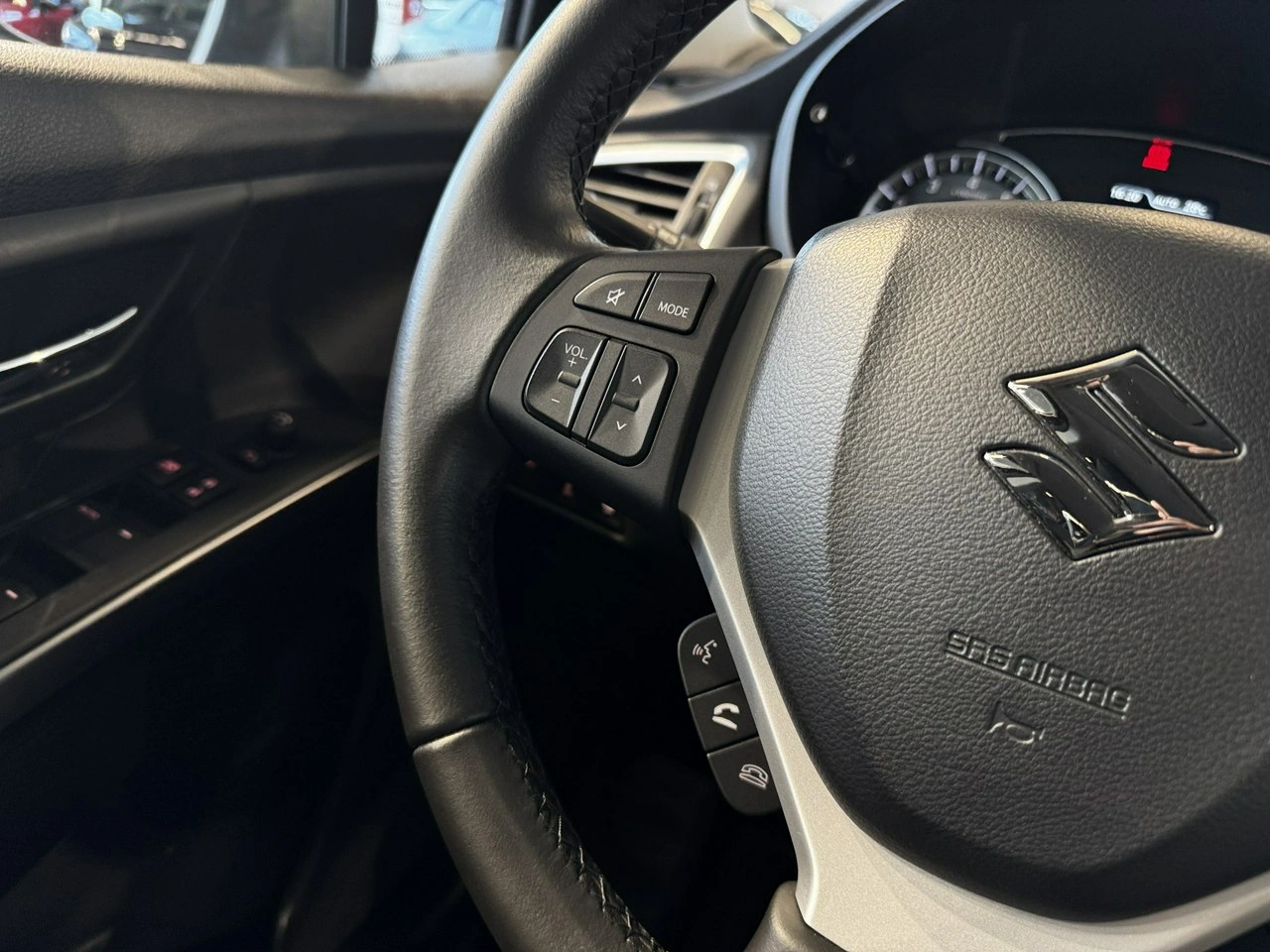 Suzuki SX4 S-Cross - Zdjęcie 19