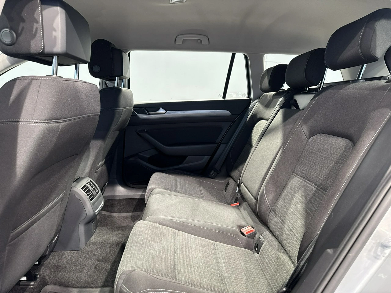 Volkswagen Passat Variant - Zdjęcie 11