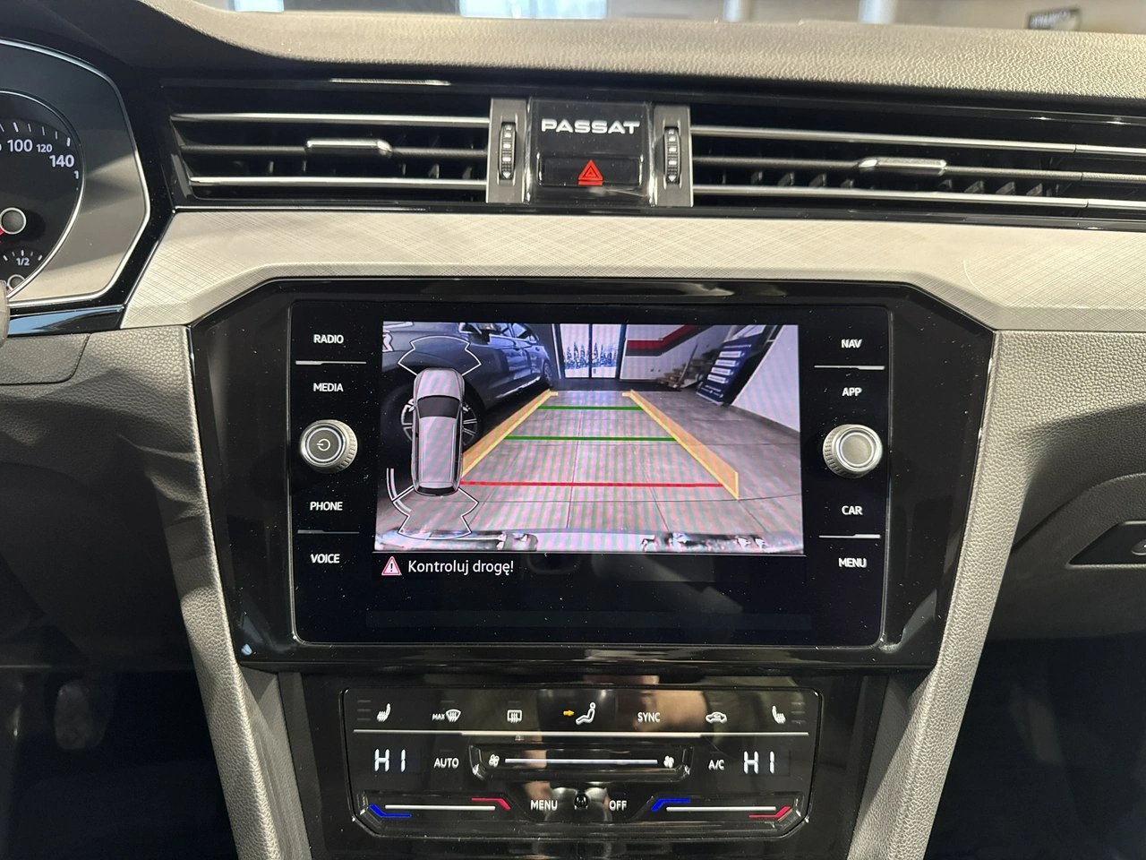 Volkswagen Passat Variant - Zdjęcie 16