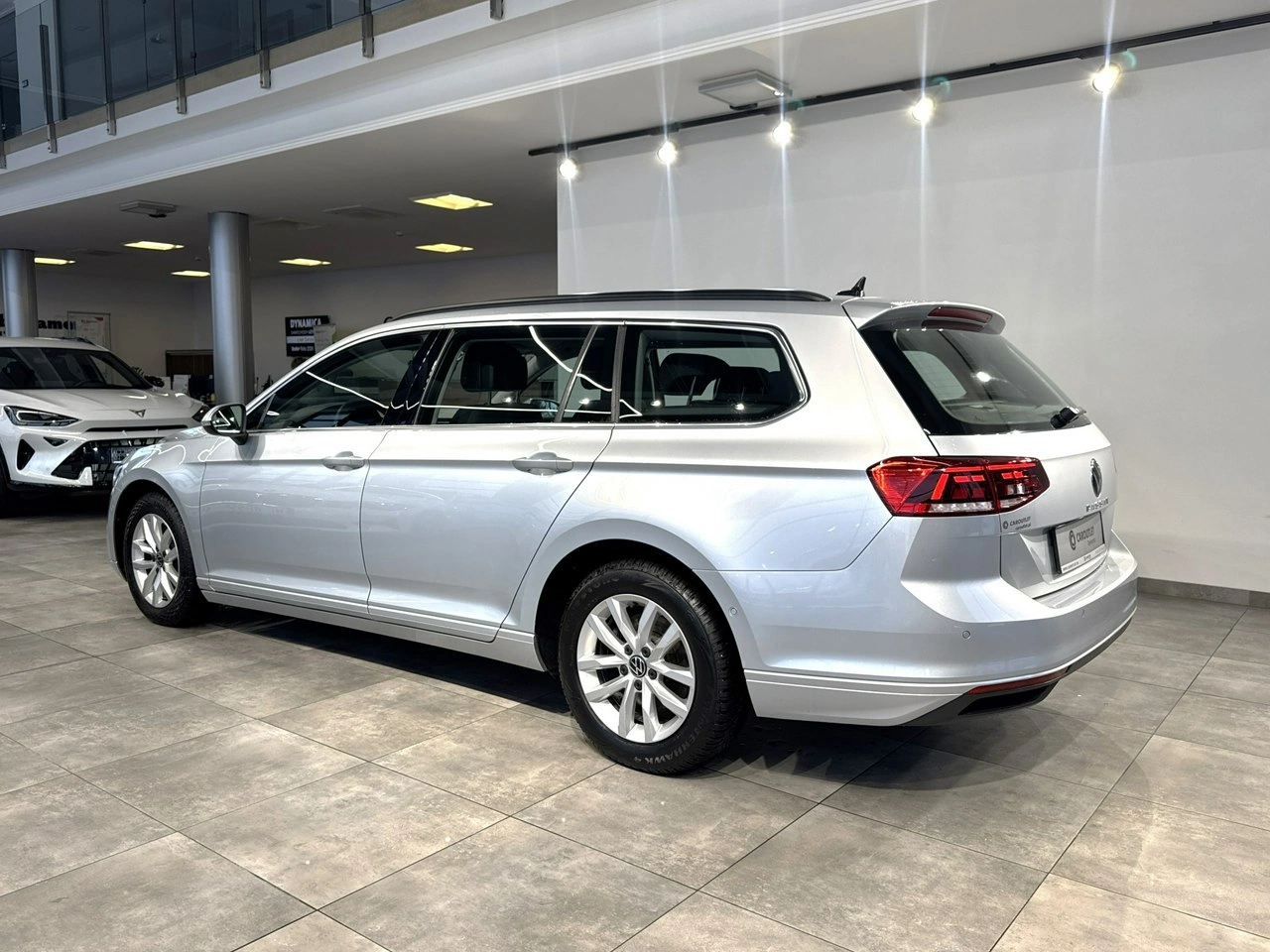 Volkswagen Passat Variant - Zdjęcie 5