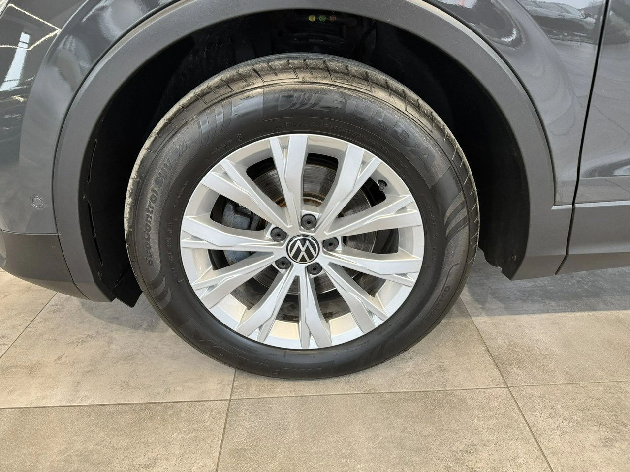 Volkswagen Tiguan - Zdjęcie 9