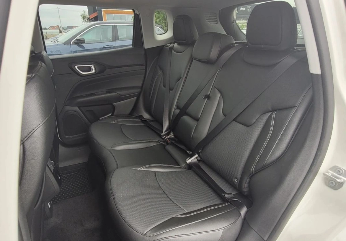 Jeep Compass - Zdjęcie 24