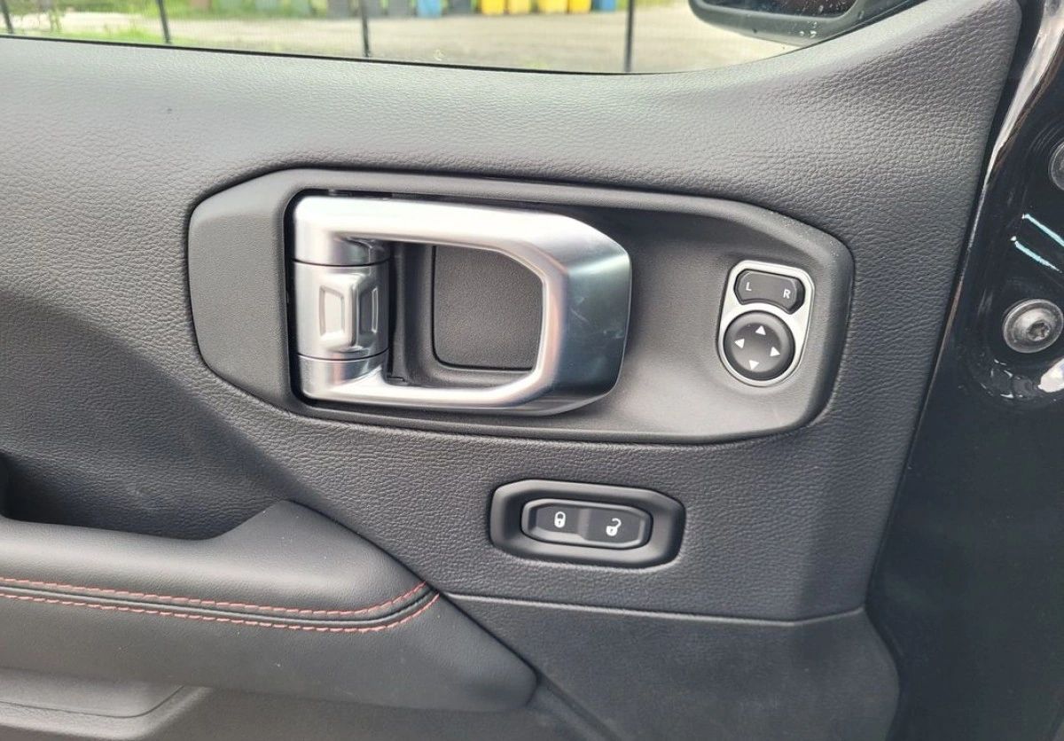 Jeep Wrangler - Zdjęcie 20