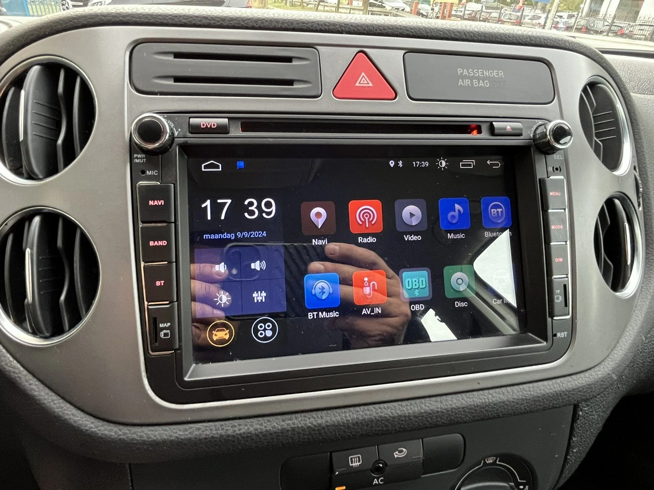 Volkswagen Tiguan - Zdjęcie 16