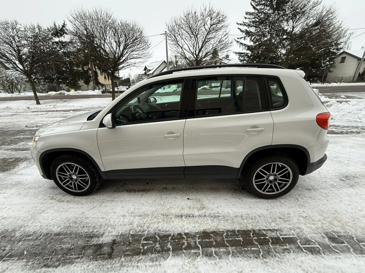 Volkswagen Tiguan - Zdjęcie 9