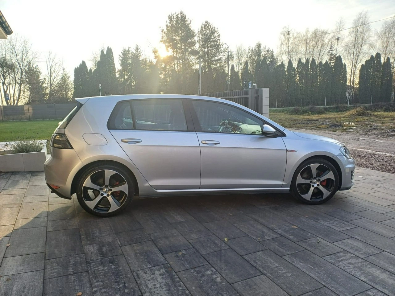 Volkswagen Golf - Zdjęcie 1