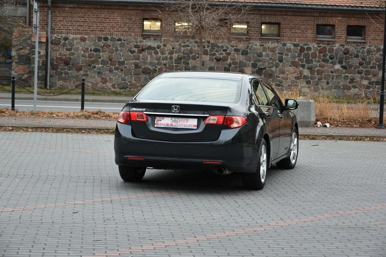 Honda Accord - Zdjęcie 17