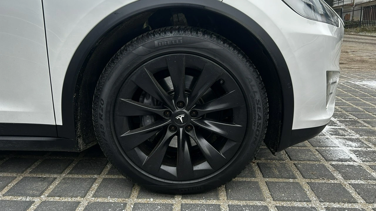 Tesla Model X - Zdjęcie 30