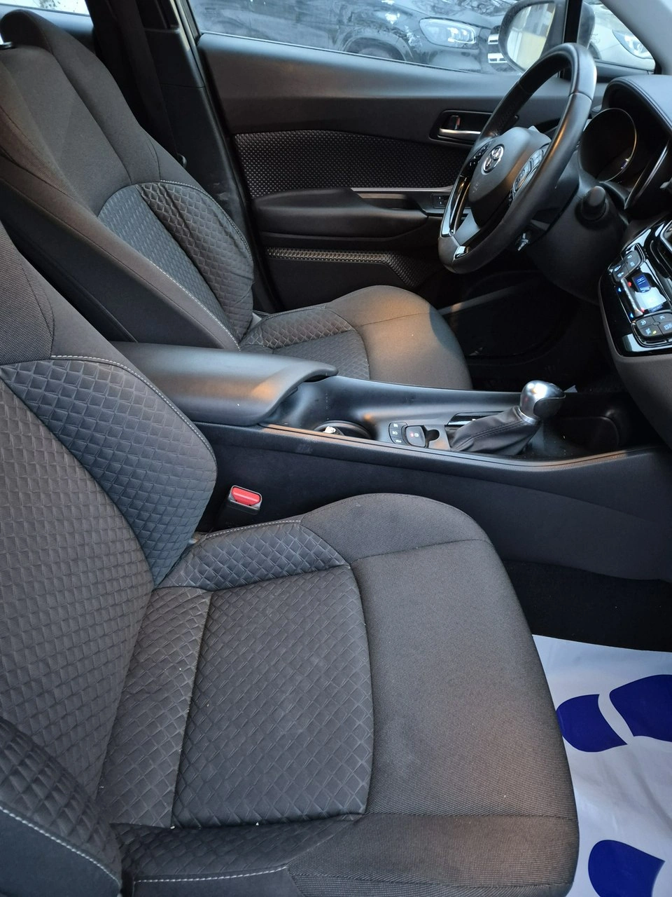 Toyota C-HR - Zdjęcie 16