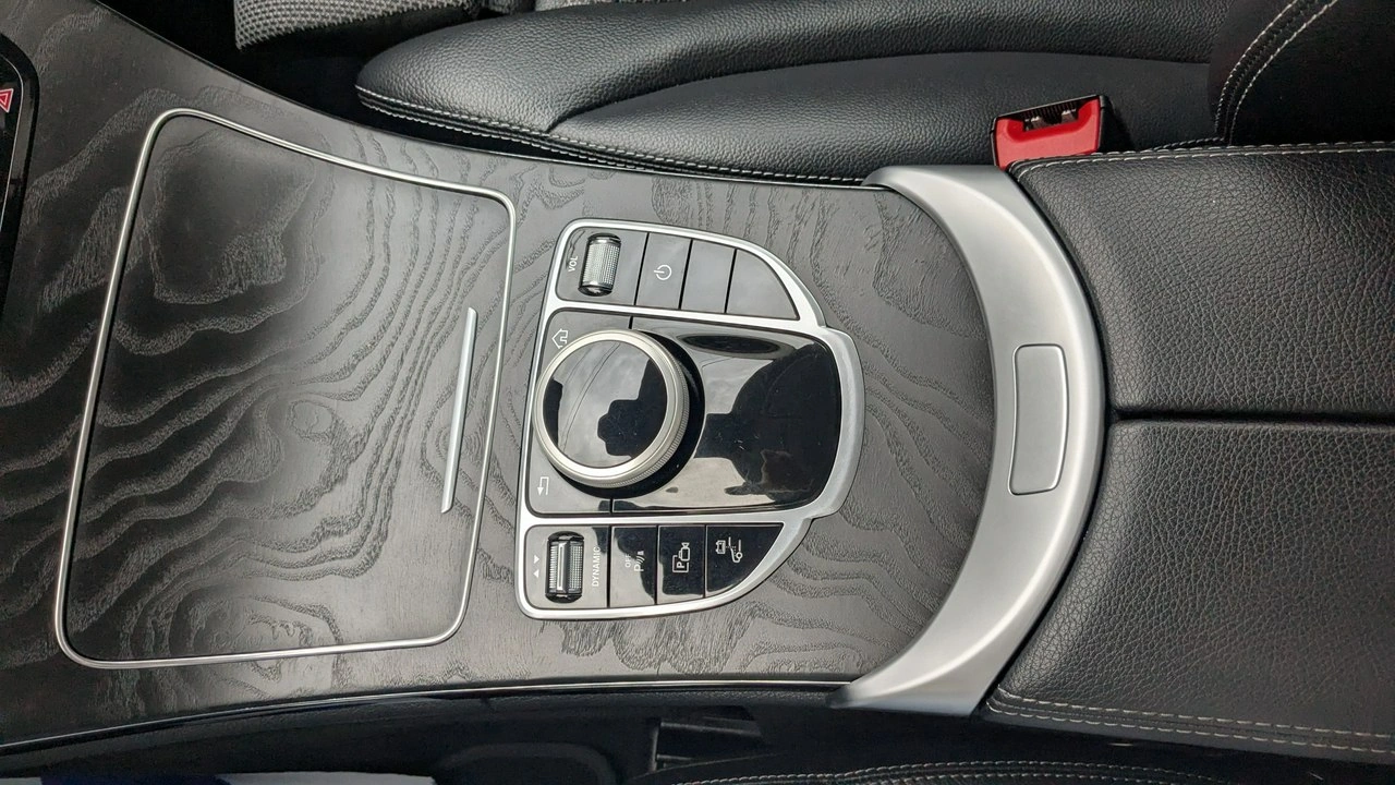 Mercedes C 300 - Zdjęcie 32