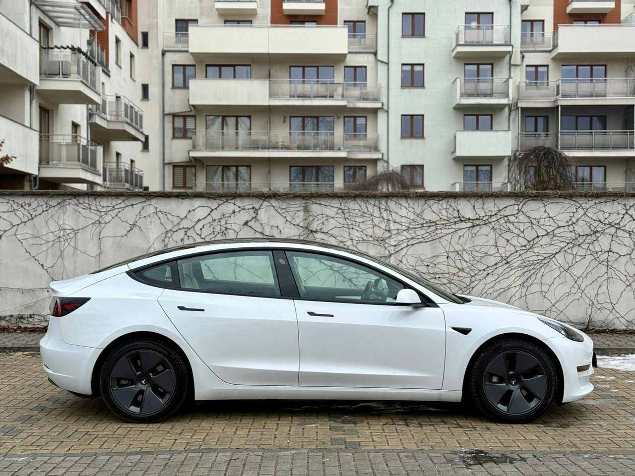 Tesla Model 3 - Zdjęcie 10