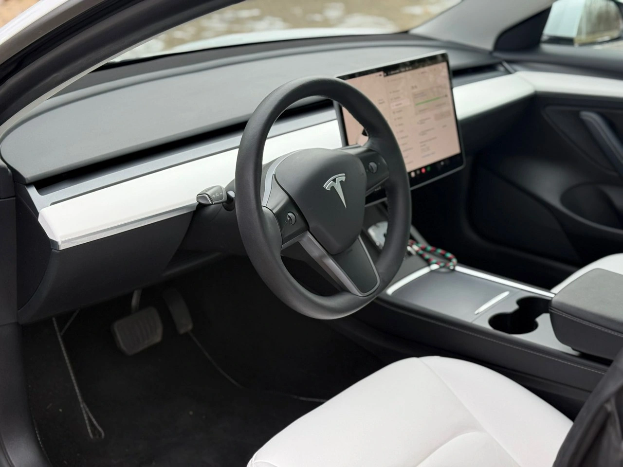 Tesla Model 3 - Zdjęcie 15