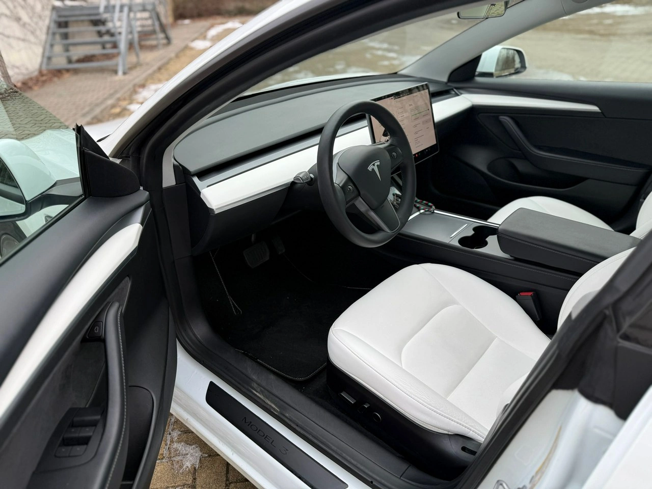 Tesla Model 3 - Zdjęcie 4